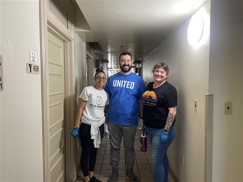ELS members volunteering